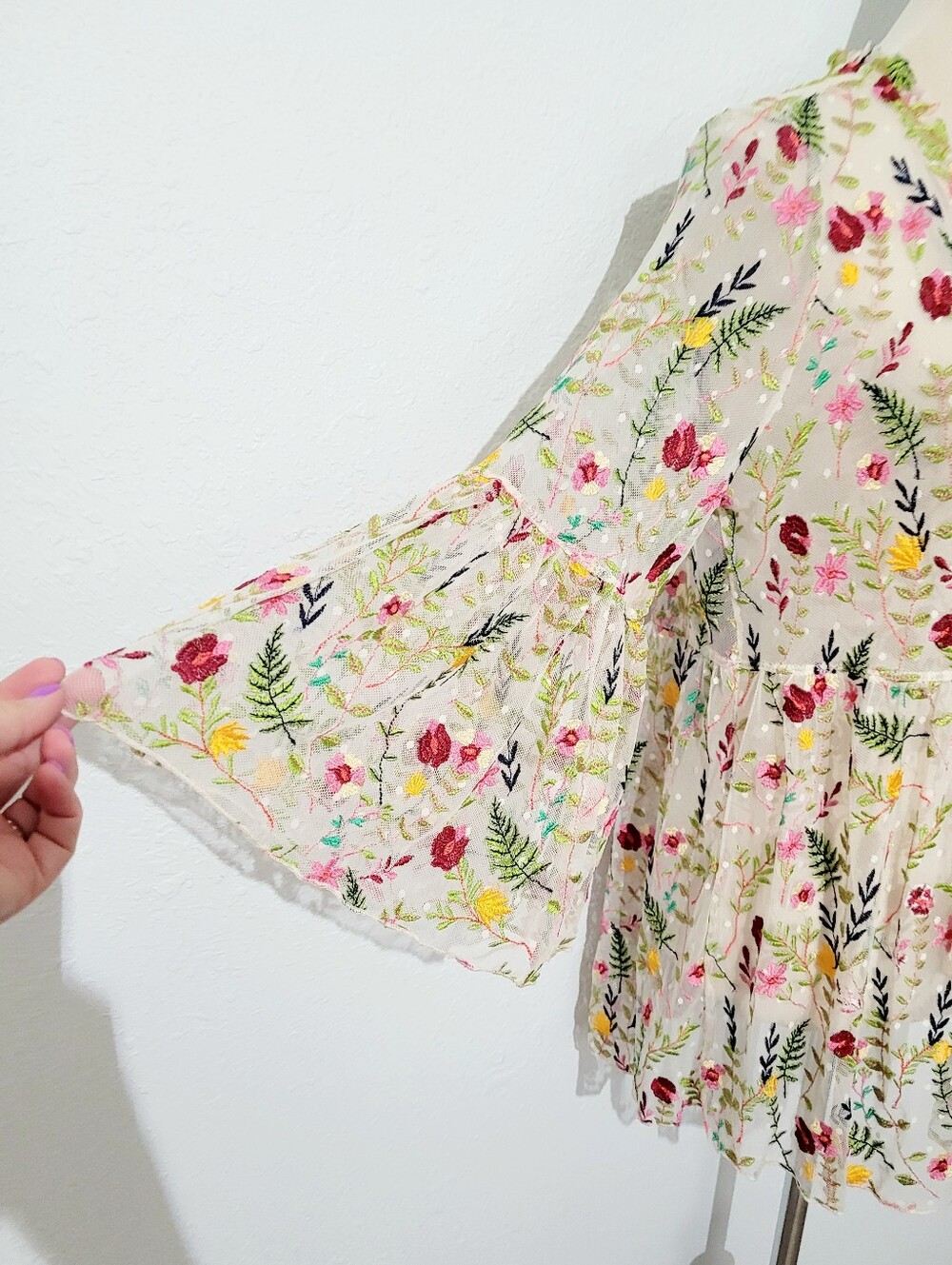 John Mark Size Large Embroidered Floral Sheer Tunic Boho Tassel Tie Bell Sleeve - Picture 4 of 12